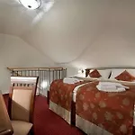 Otel Joseph 1699 4*