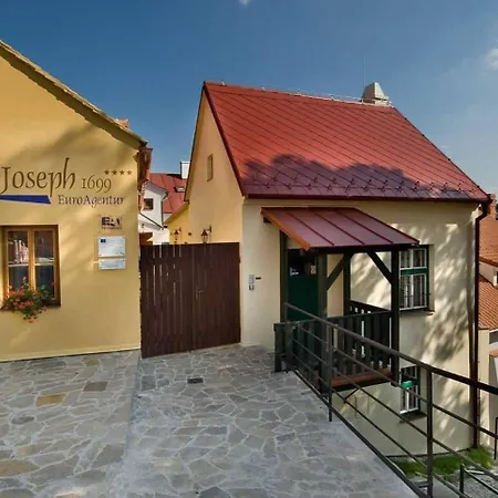 Joseph 1699 Hotel