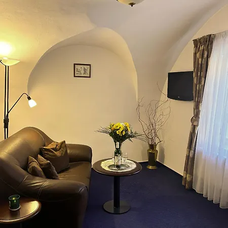 Joseph 1699 Hotel