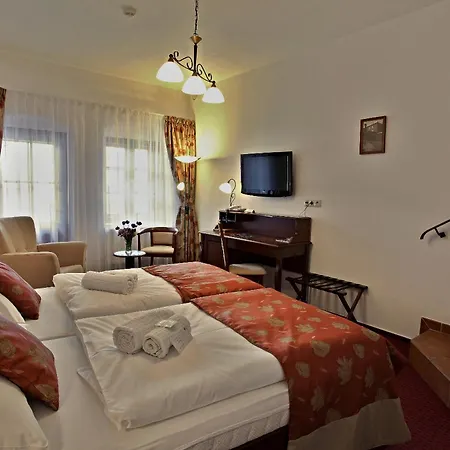 Joseph 1699 Hotel