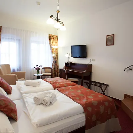 Joseph 1699 Hotel
