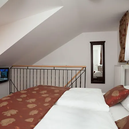 Joseph 1699 Hotel
