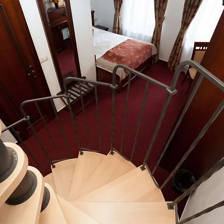 Joseph 1699 Hotel 4*